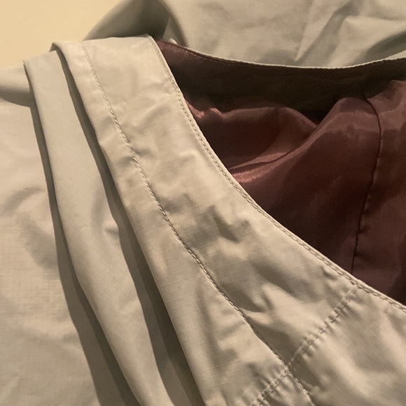 The North Face rain jacket - Picture 12 of 13